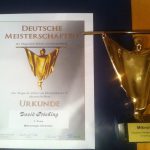 Urkunde und Pokal von den deutschen Zaubermeisterschaften